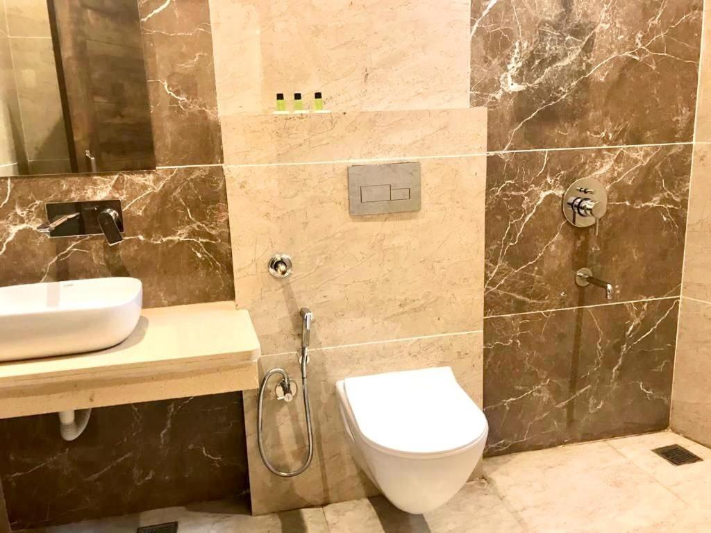 Hampton Hotel - 200 Mt From Golden Temple Амритсар Екстериор снимка