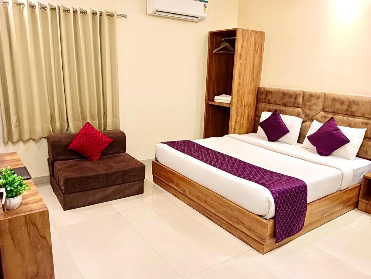 Hampton Hotel - 200 Mt From Golden Temple Амритсар Екстериор снимка